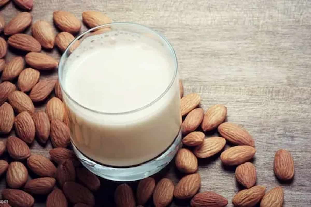  mamra almond taste and its combination with milk and honey 