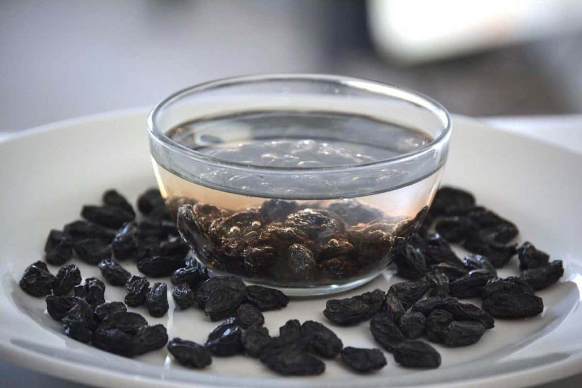  buy and price of good black Raisins 